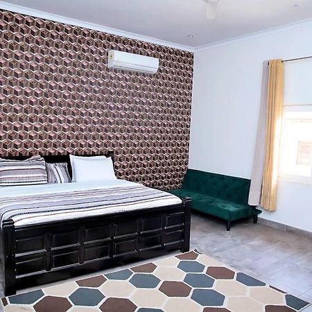 Petite'S Nest - Apartment 3 Аккра Экстерьер фото