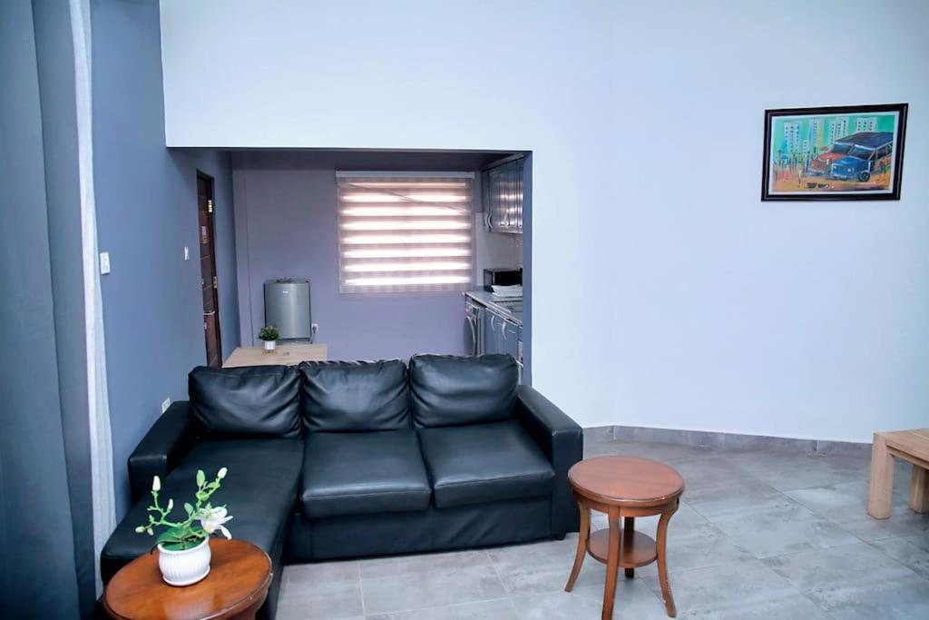 Petite'S Nest - Apartment 3 Аккра Экстерьер фото